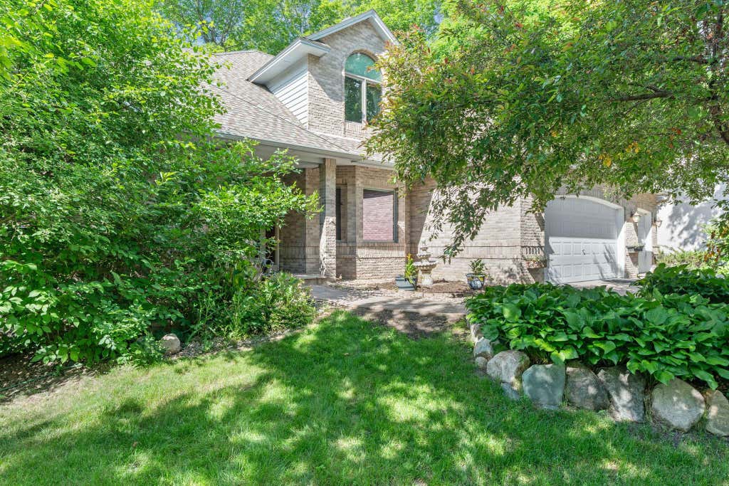 Photo of 15920 37th Avenue N, Plymouth, MN 55446 (MLS # 7131994)