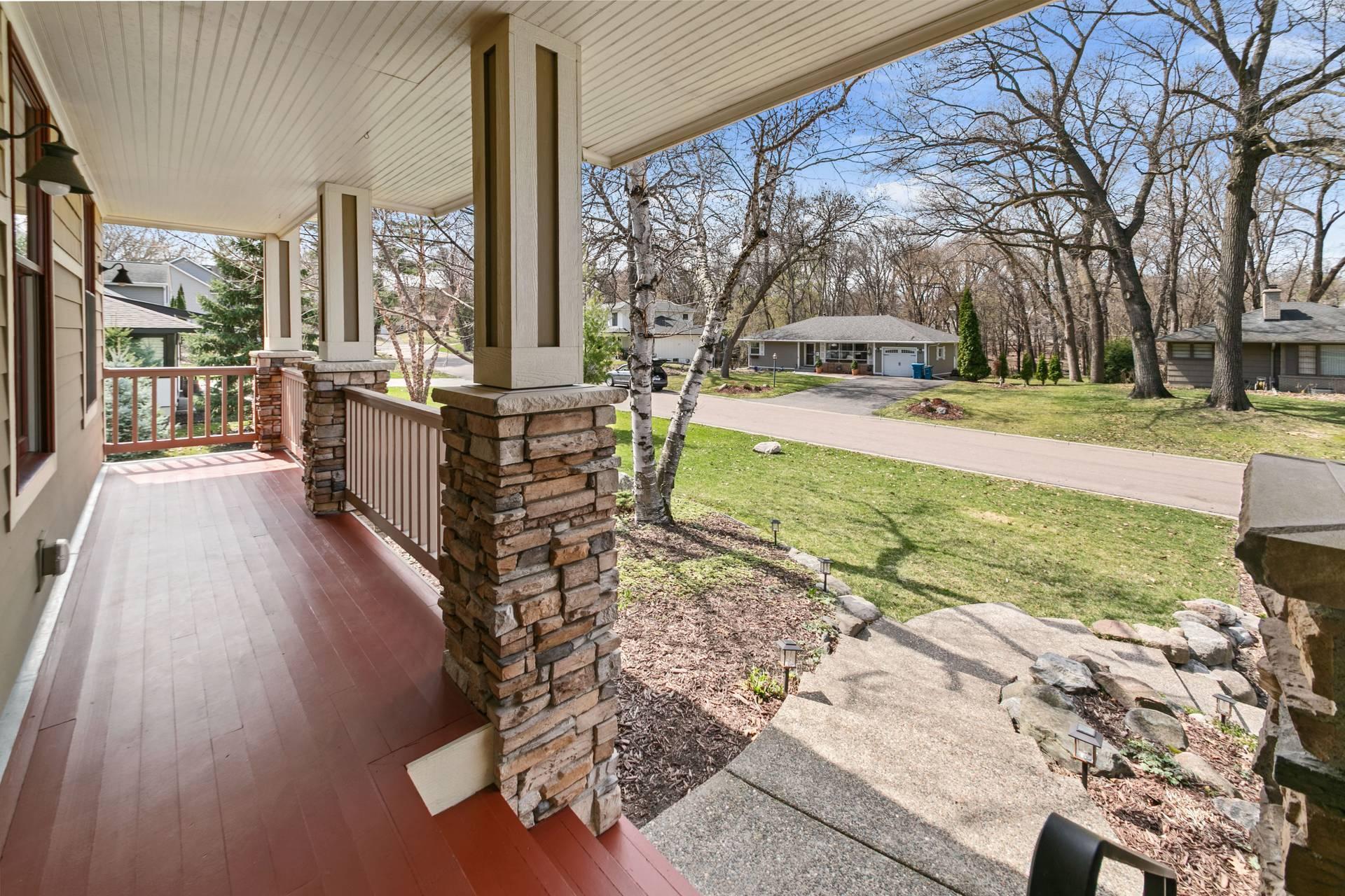220 Glenbrook Road N