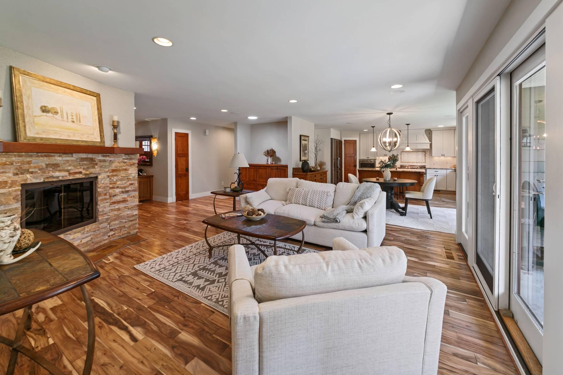 220 Glenbrook Road N
