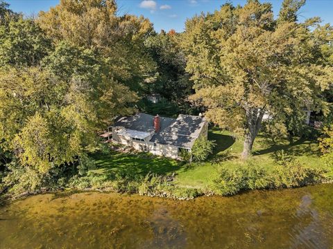 407 Gentry Avenue N Oakdale MN 55128