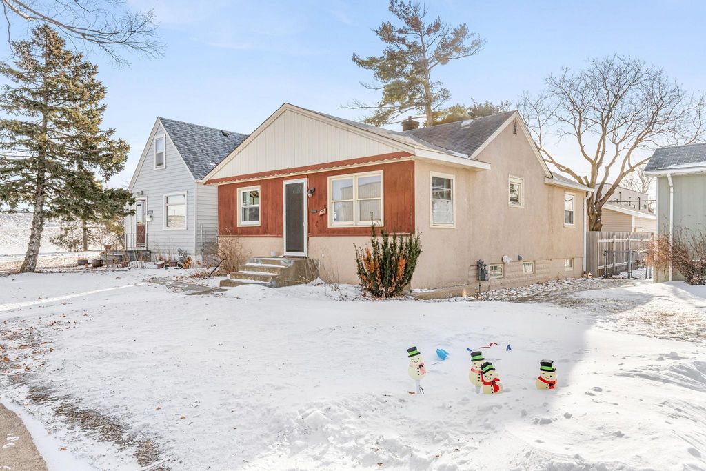 Photo of 1612 Breda Avenue, Saint Paul, MN 55108 (MLS # 7010668)