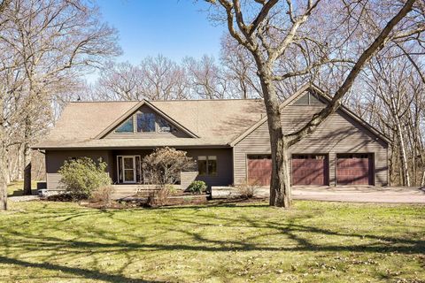 Photo of 9633 Pawnee Avenue, Stillwater, MN 55082 (MLS # 7058841)