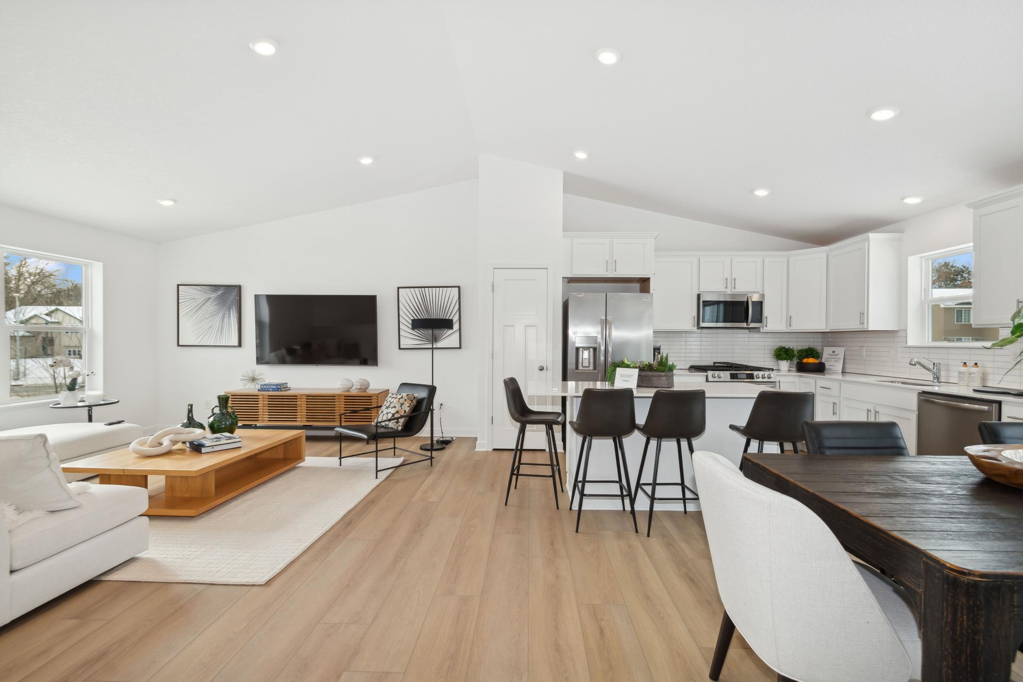 604 Jandel Avenue NE