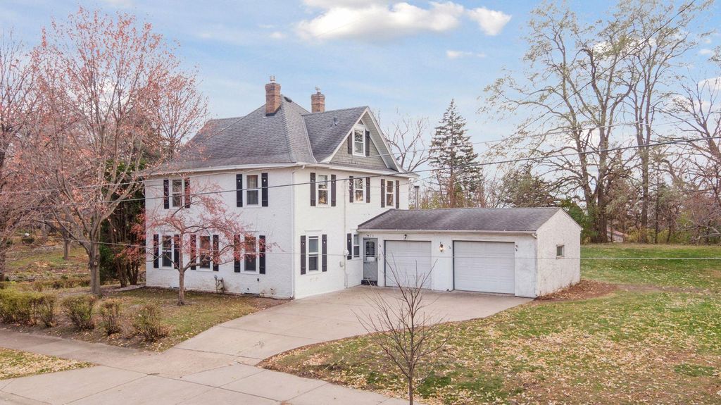 Photo of 2470 Beverly Road, Saint Paul, MN 55104 (MLS # 6825586)