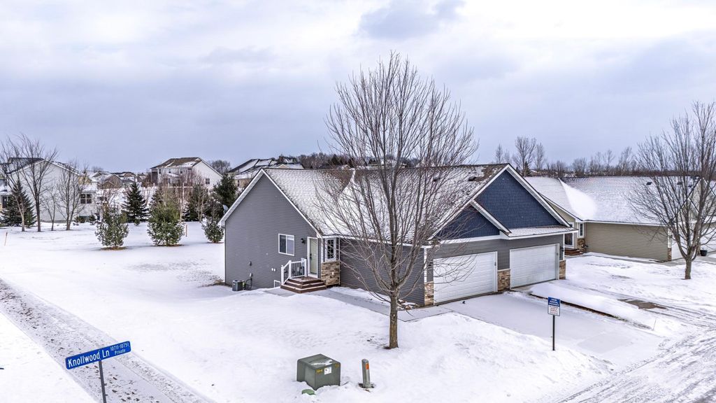 Photo of 10751 Knollwood Lane, Woodbury, MN 55129 (MLS # 7015332)