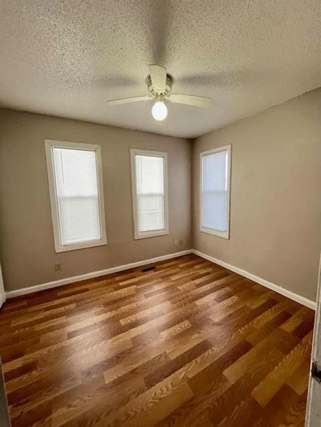 Photo of 757 Minnehaha Avenue W, Saint Paul, MN 55104 (MLS # 7074921)