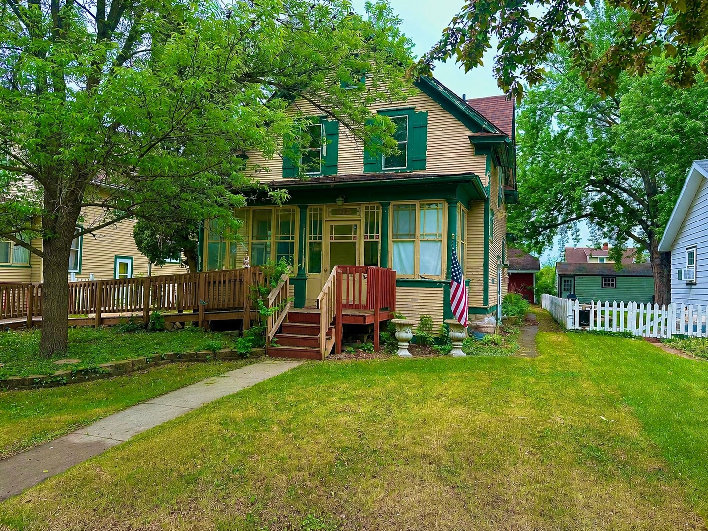 Photo 1 of 21 — 815 Main Avenue N, Thief River Falls, MN 56701