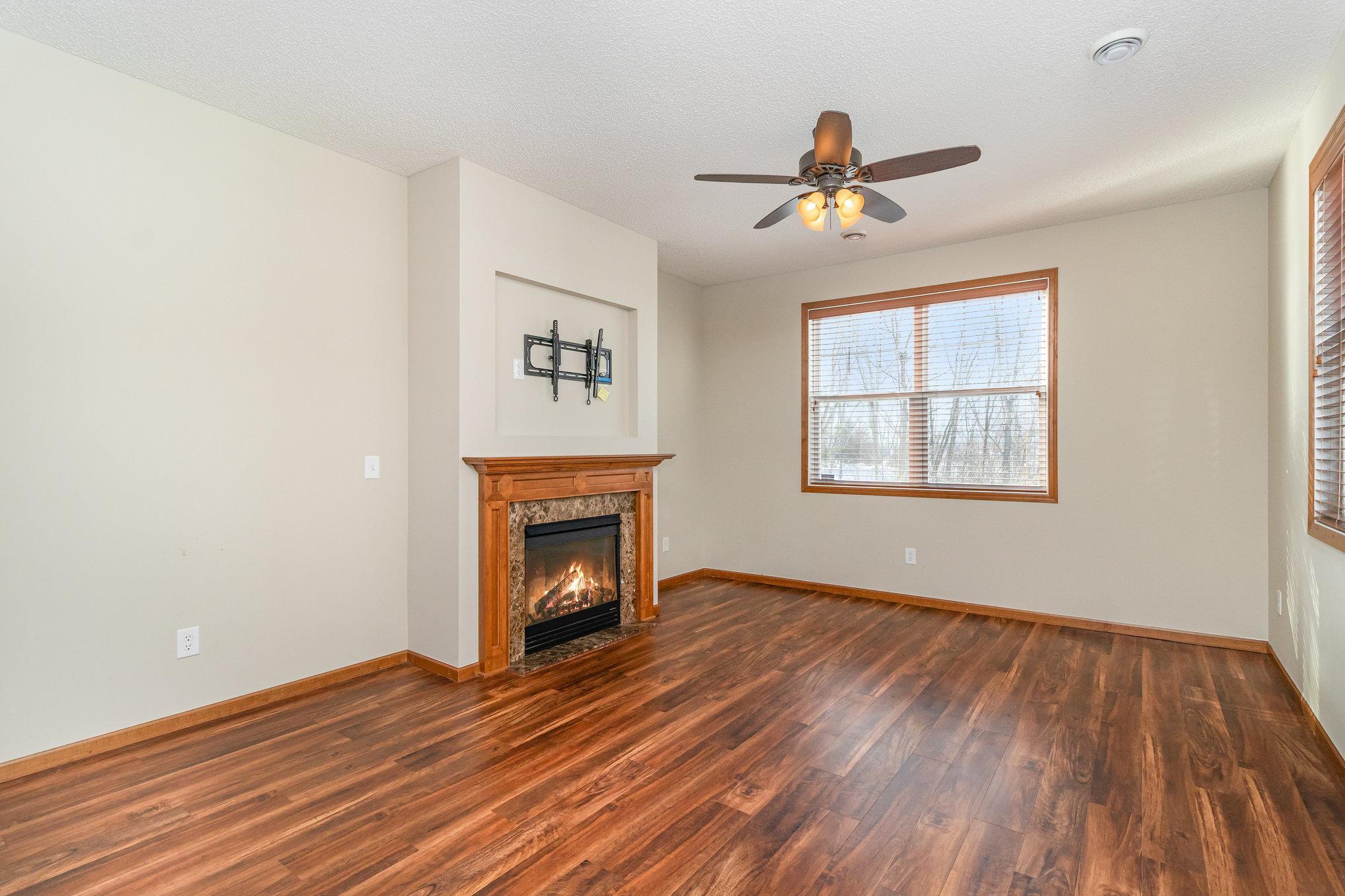 15614 Emerald Drive N 9