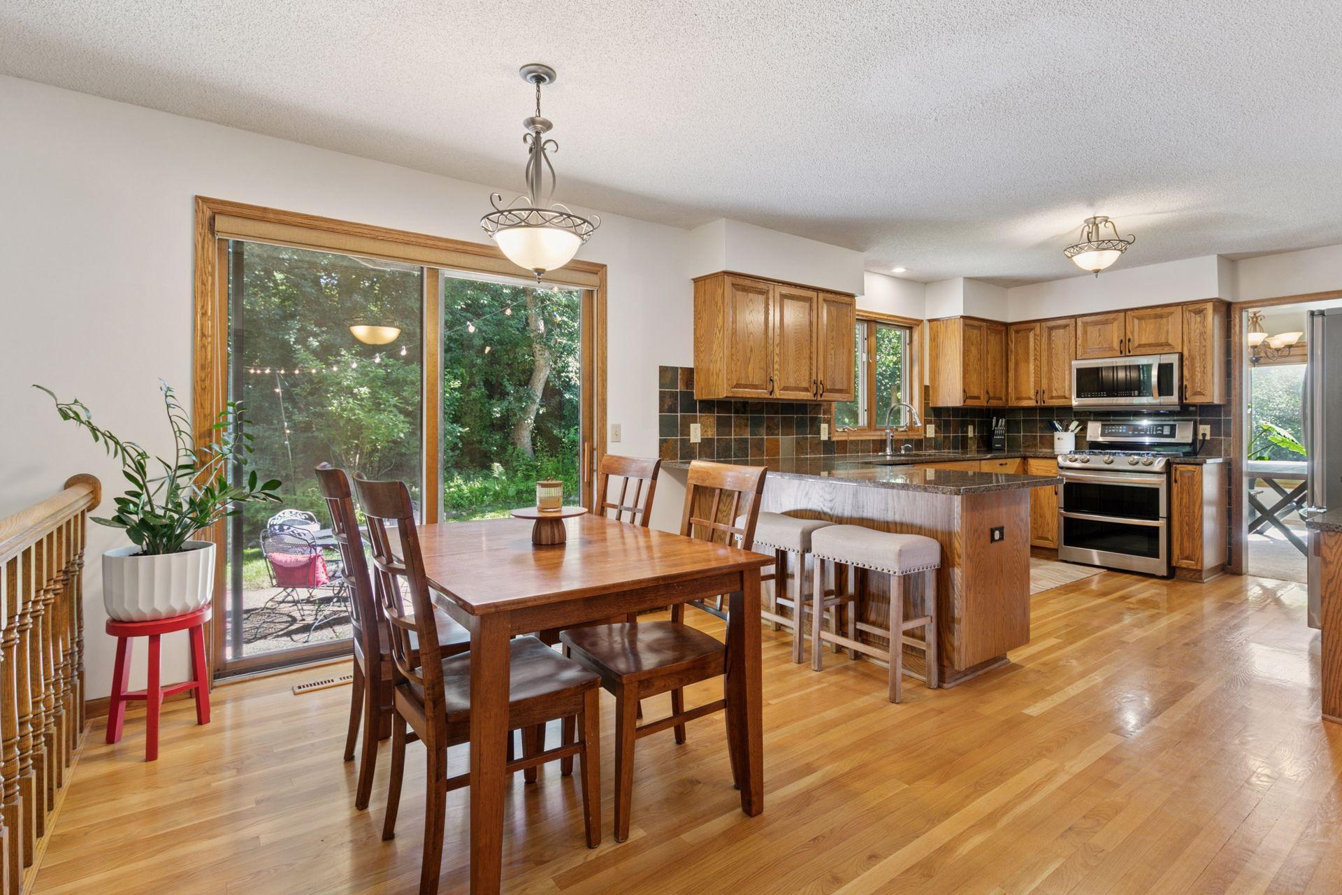 212 Geneva Boulevard