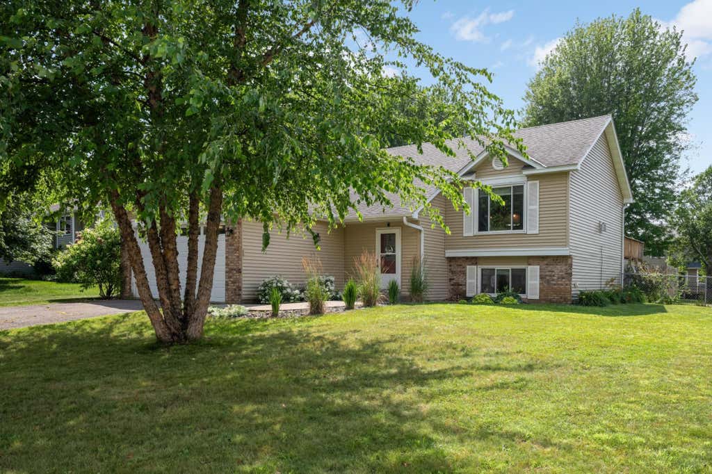 Photo of 4089 Pennsylvania Avenue, Eagan, MN 55123 (MLS # 7110741)