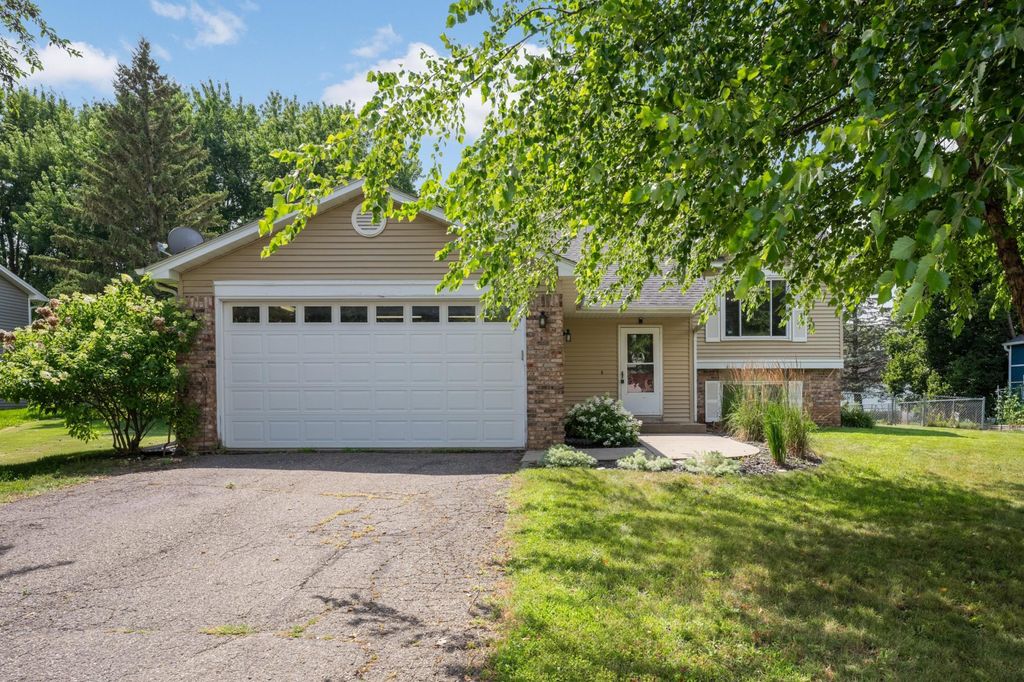 Photo of 4089 Pennsylvania Avenue, Eagan, MN 55123 (MLS # 7110741)