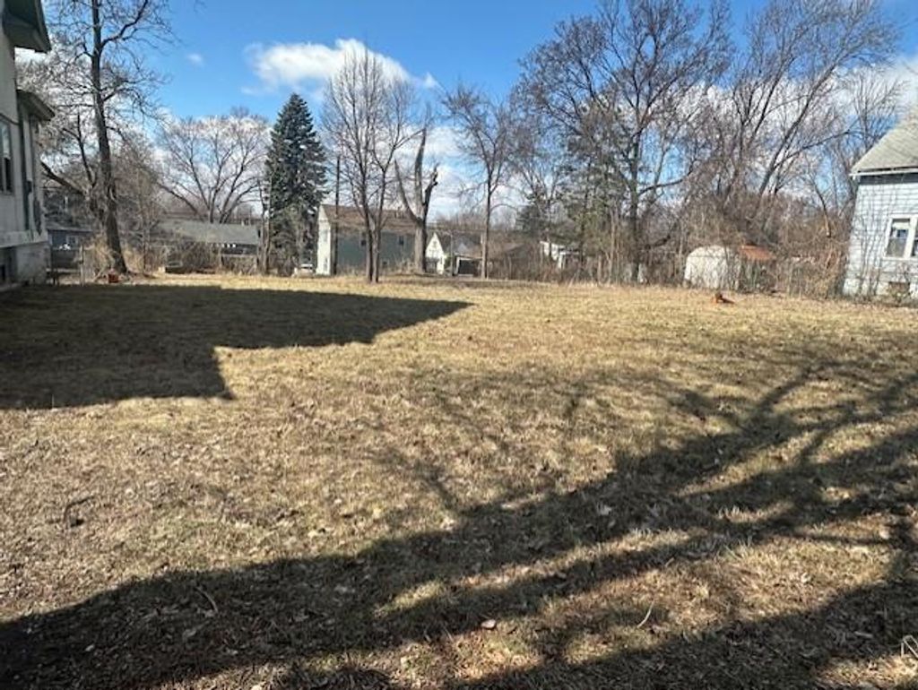 Photo of 713 Russell Avenue N, Minneapolis, MN 55411 (MLS # 7044116)