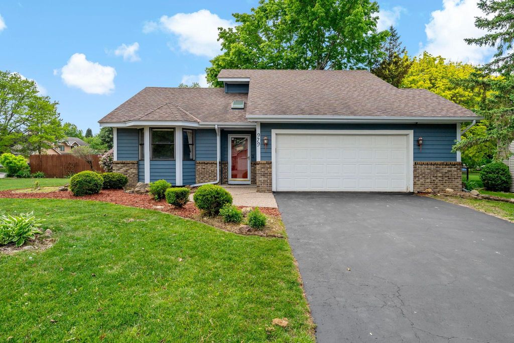 Photo of 979 Pointe Way, Eagan, MN 55123 (MLS # 7079181)