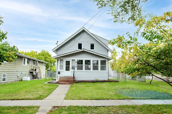 819 1ST ST N, FARGO, ND 58102 - Image ccf315e64ba880dc7b3e64d8e63fc8d3/3832681069