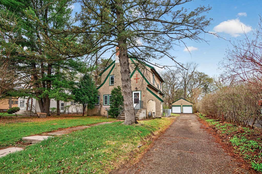 Photo of 1749 Hamline Avenue N, Falcon Heights, MN 55113 (MLS # 7073031)