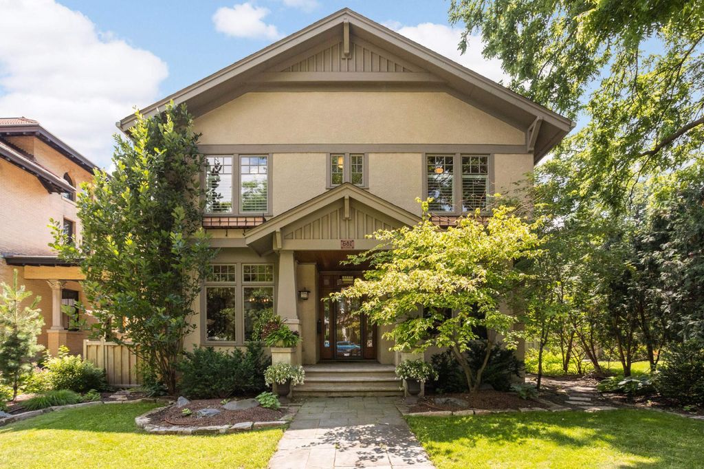 Photo of 582 Summit Avenue, Saint Paul, MN 55102 (MLS # 6751138)