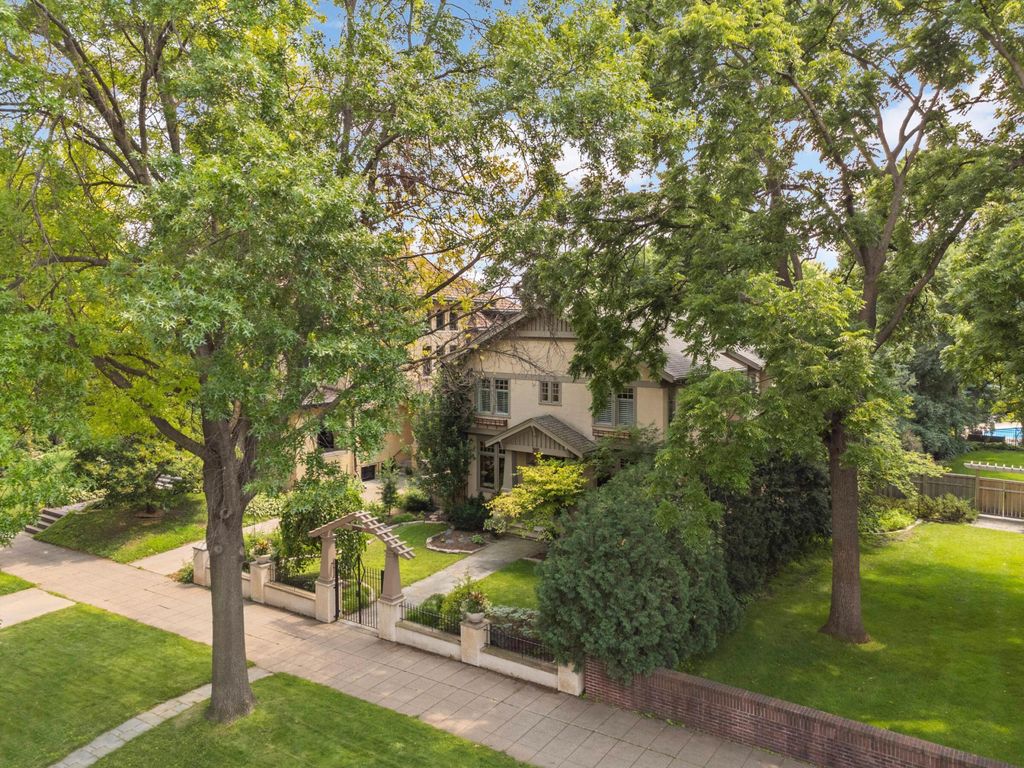 Photo of 582 Summit Avenue, Saint Paul, MN 55102 (MLS # 6751138)