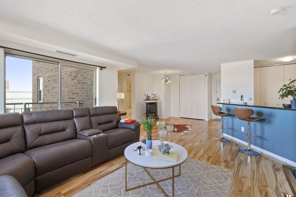 Photo of 401 S 1st Street #902, Minneapolis, MN 55401 (MLS # 7067436)