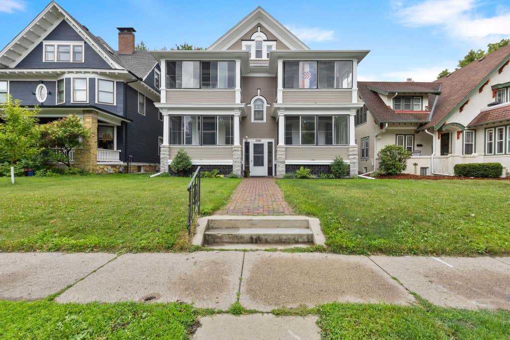 Photo of 1032 Portland Avenue, Saint Paul, MN 55104 (MLS # 7130662)