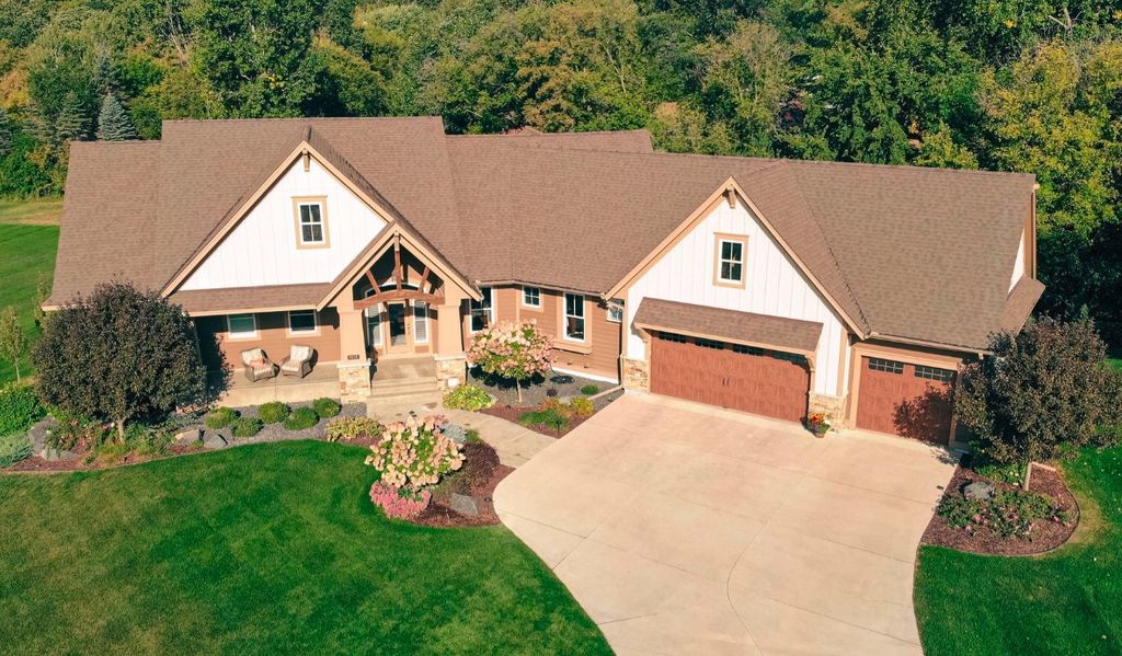 Photo of 5628 Garden Drive, Woodbury, MN 55129 (MLS # 7078328)