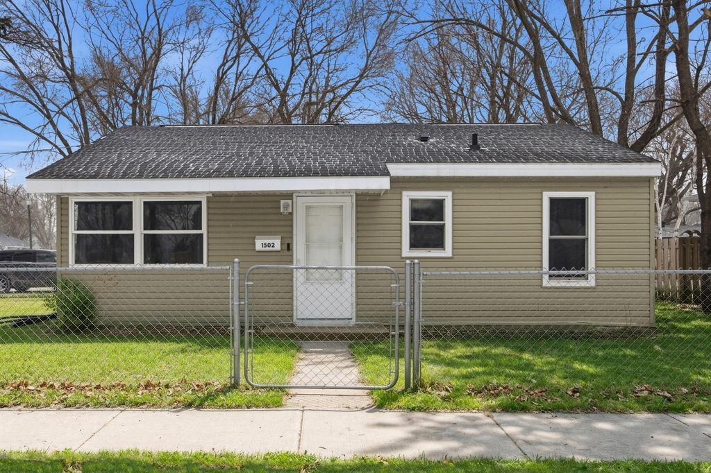 Photo of 1502 5th Avenue N, Moorhead, MN 56560 (MLS # 7038050)