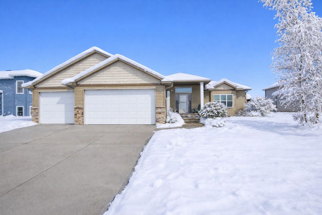 Photo of 1218 35th Street Circle S, Moorhead, MN 56560 (MLS # 7022110)