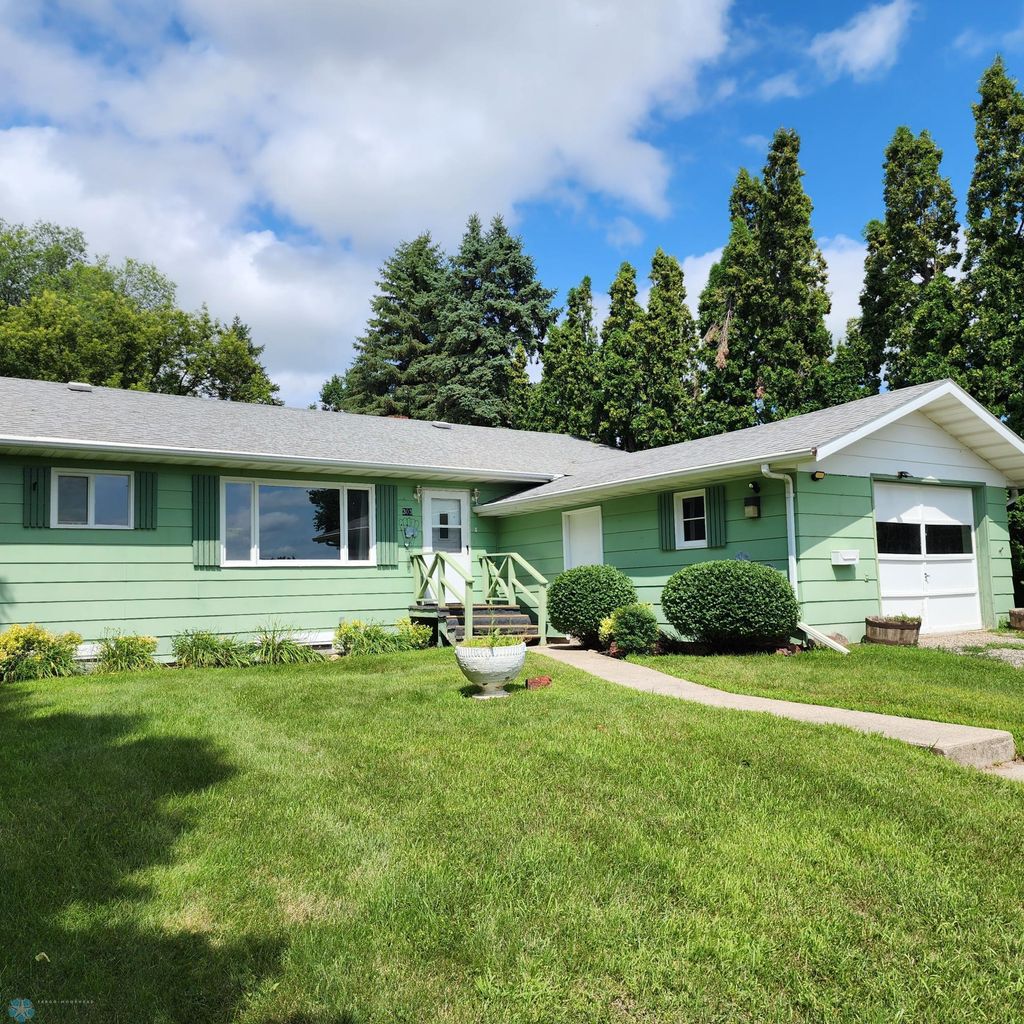 Photo of 303 9th Avenue E, Lisbon, ND 58054 (MLS # 6702253)