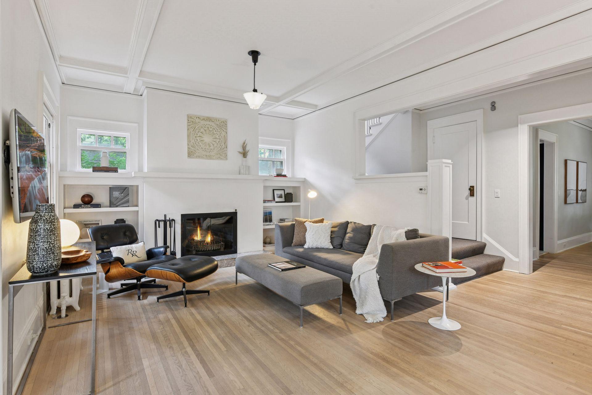 4626 Dupont Avenue S