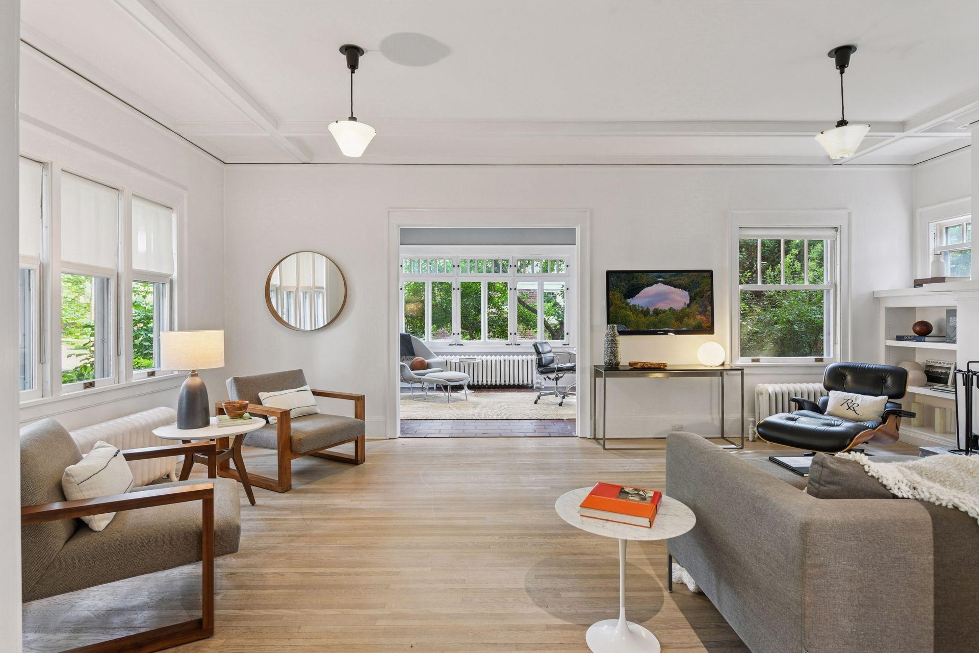 4626 Dupont Avenue S