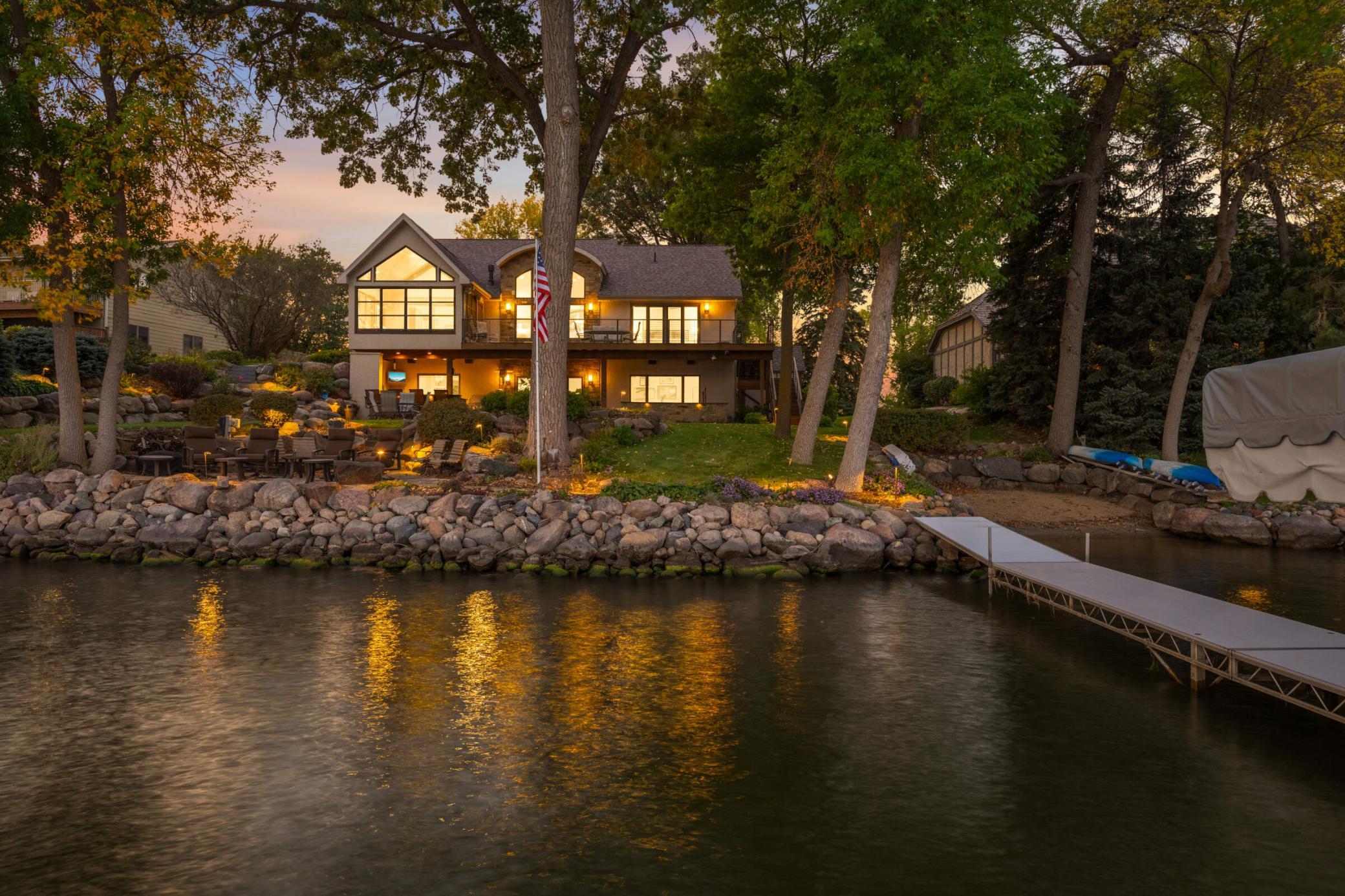 3857 Island View Circle NW