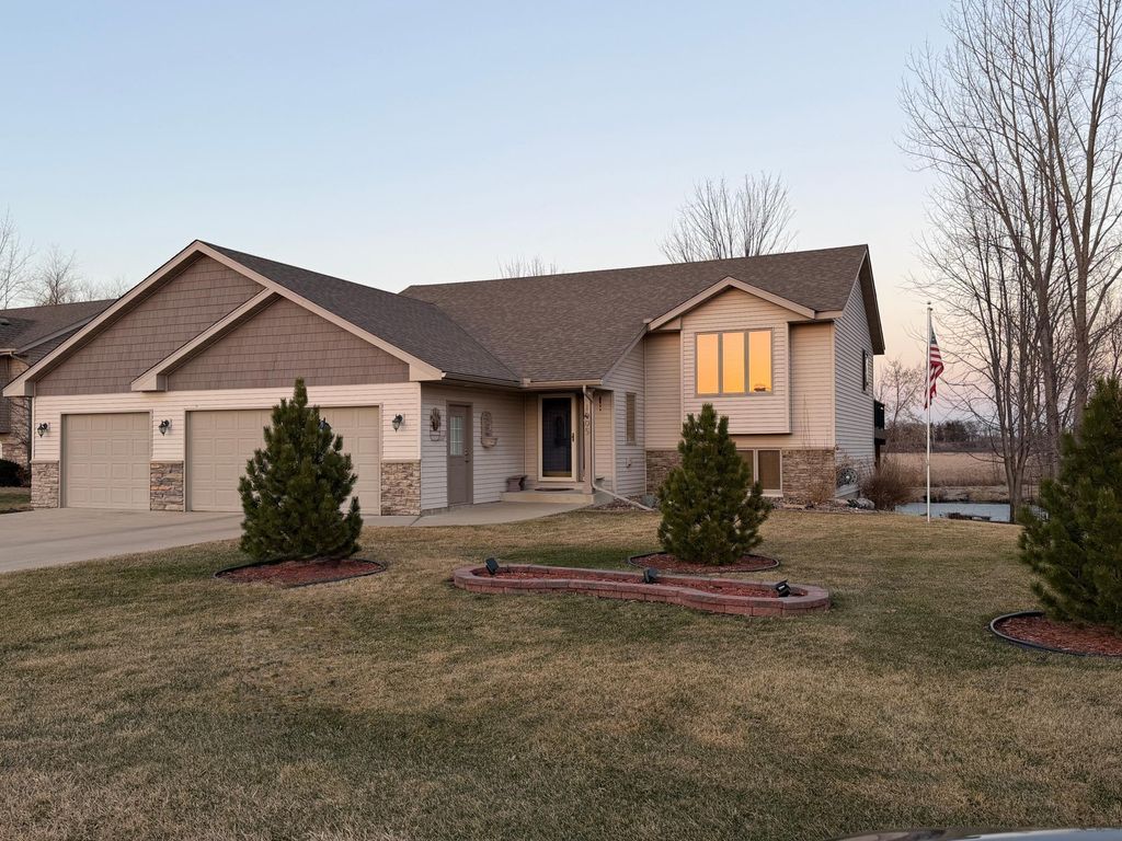 Photo of 1005 12th Street SE, Waseca, MN 56093 (MLS # 7030141)