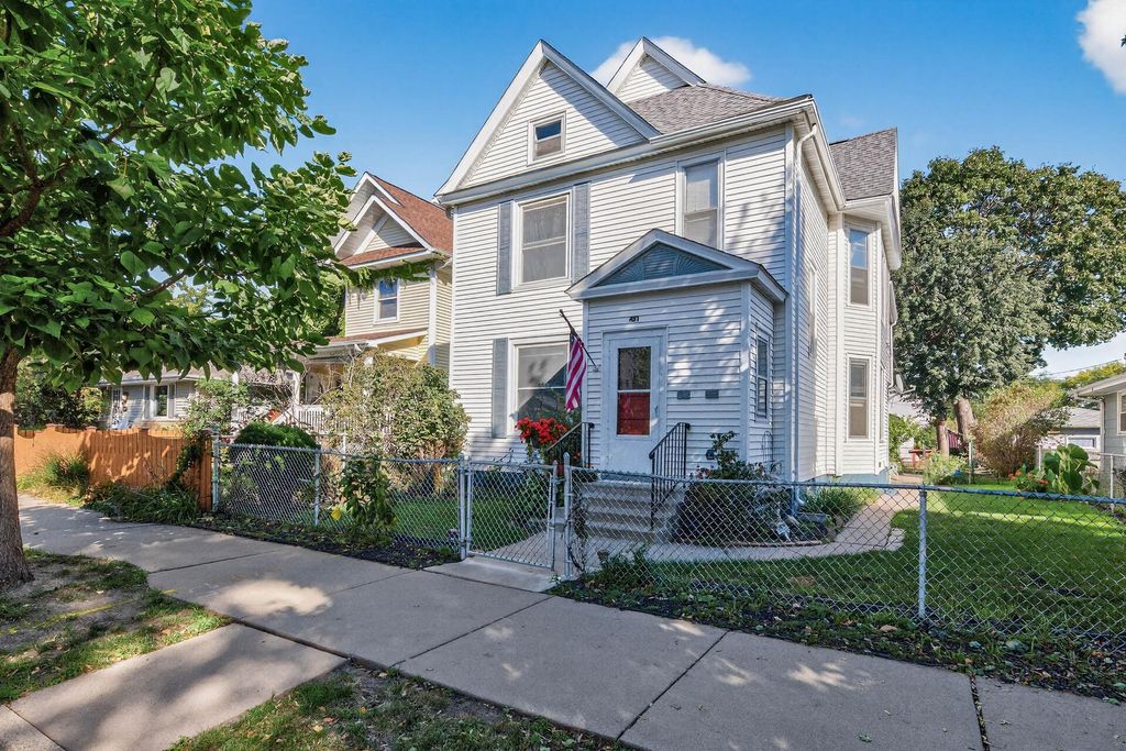 Photo of 451 Madison Street NE, Minneapolis, MN 55413 (MLS # 7047723)