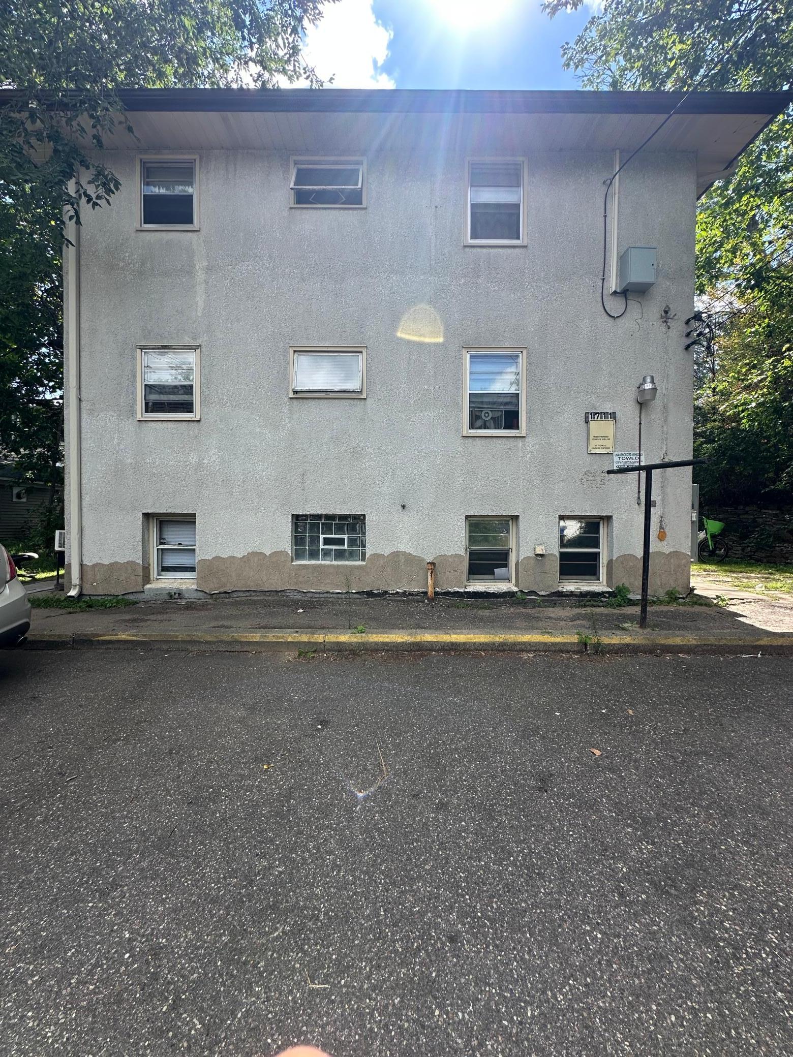 1711 7th Street E