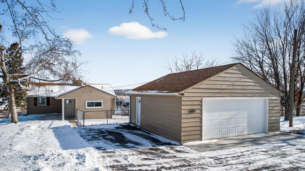 Photo of 2206 1st Avenue SW, Rochester, MN 55902 (MLS # 7014473)