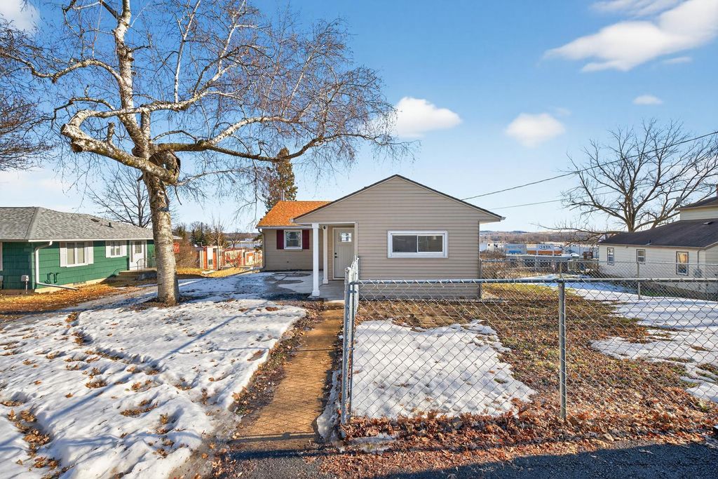 Photo of 2206 1st Avenue SW, Rochester, MN 55902 (MLS # 7014473)