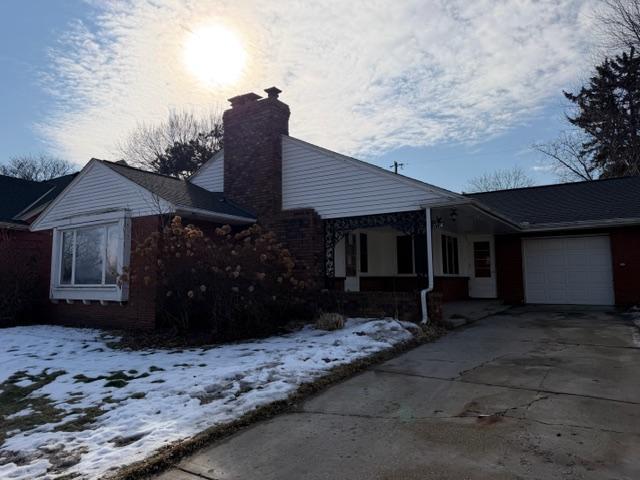 1030 Hyacinth Avenue E