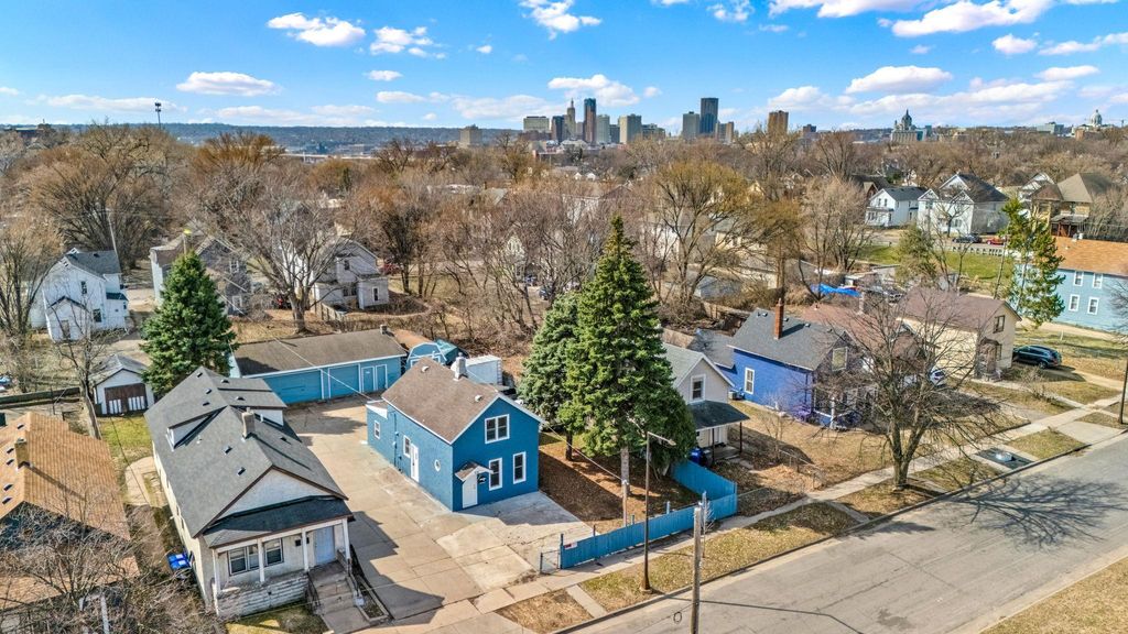 Photo of 612 Bush Avenue, Saint Paul, MN 55130 (MLS # 7048906)
