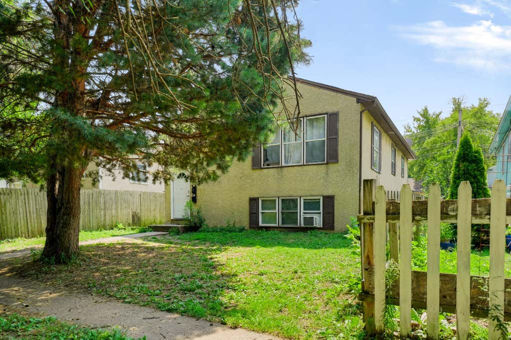 Photo of 318 Baker Street E, Saint Paul, MN 55107 (MLS # 7129346)