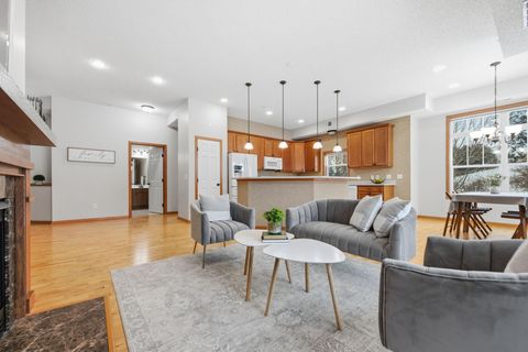 1256 County Road D E 104 Maplewood MN 55109