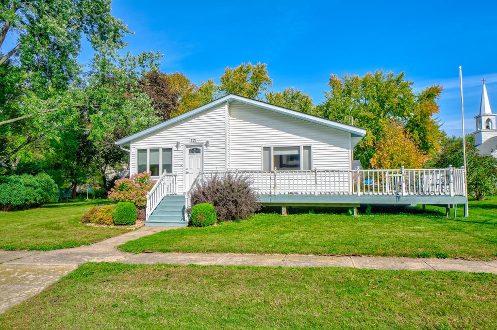 Photo of 721 Charlotte Street, Hammond, WI 54015 (MLS # 7151200)
