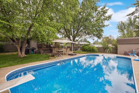 2797 Hilltop Court North Saint Paul MN 55109