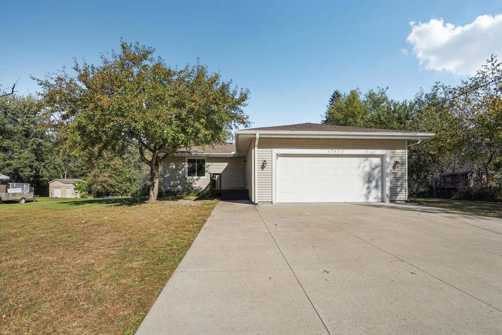Photo of 17452 Hiawatha Beach Drive NE, Ham Lake, MN 55304 (MLS # 7119565)