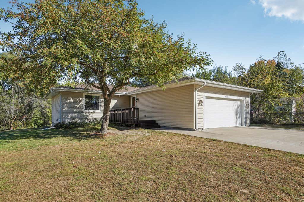 Photo of 17452 Hiawatha Beach Drive NE, Ham Lake, MN 55304 (MLS # 7119565)