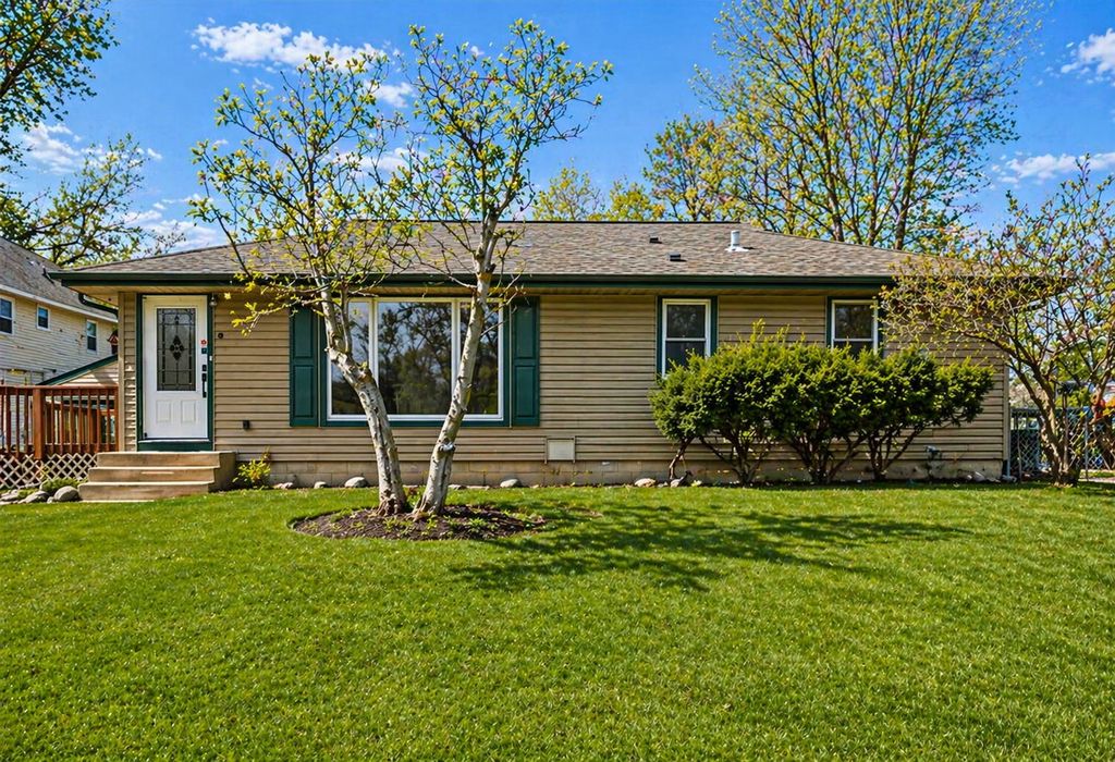 Photo of 761 Bartelmy Lane N, Maplewood, MN 55119 (MLS # 7083619)