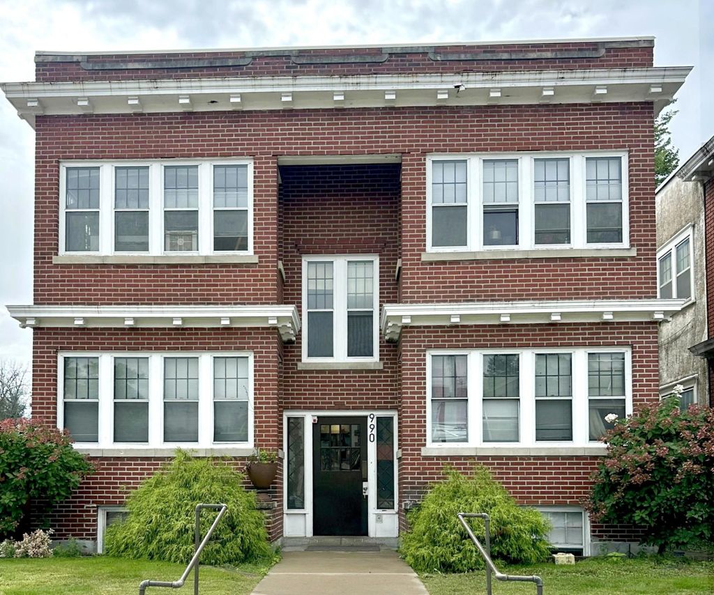 Photo of 990 Grand Avenue, Saint Paul, MN 55105 (MLS # 7005693)