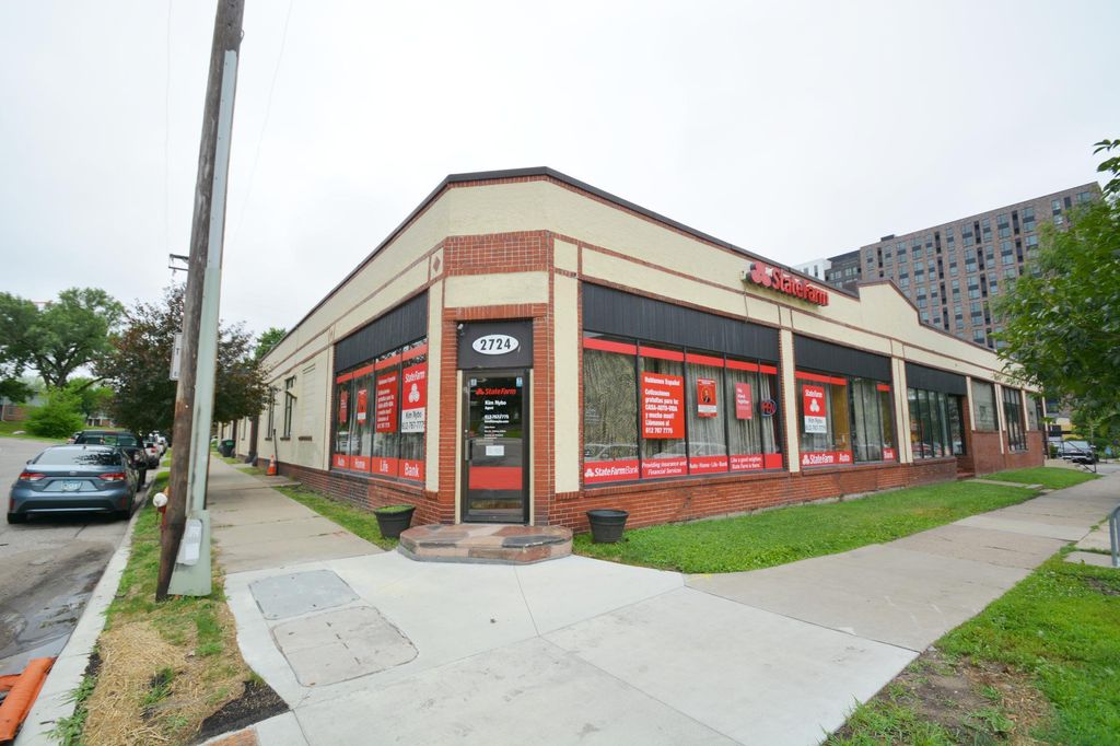 Photo of 2720 University Avenue SE, Minneapolis, MN 55414 (MLS # 7016666)