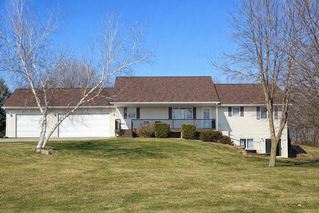Photo of 1362 146th Avenue, New Richmond, WI 54017 (MLS # 7032339)