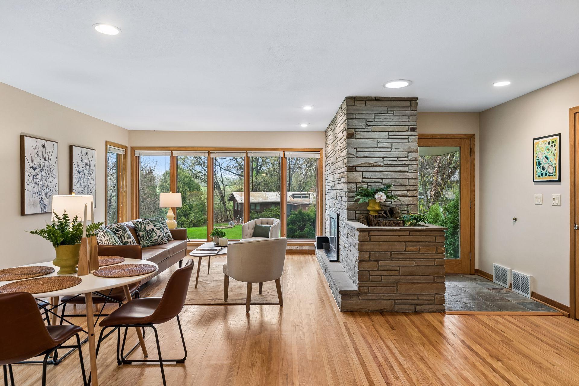 2184 Rosewood Lane N