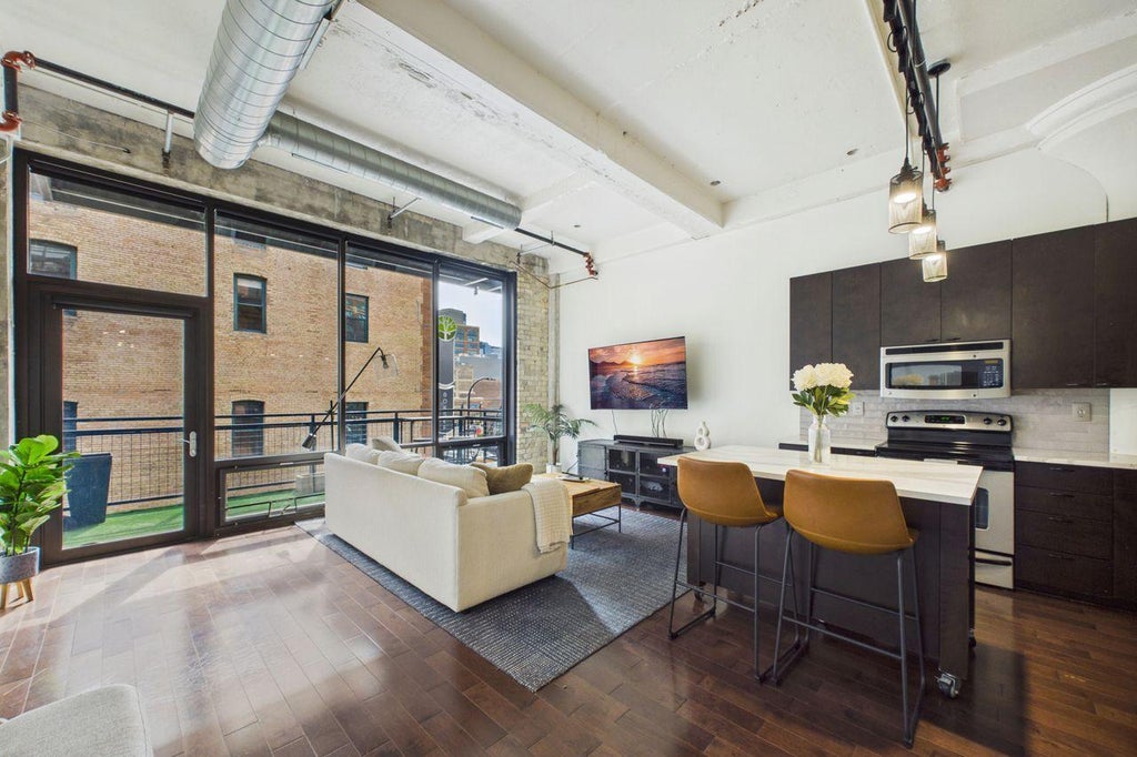Photo of 618 Washington Ave AVE N #302, Minneapolis, MN 55401 (MLS # 7156913)