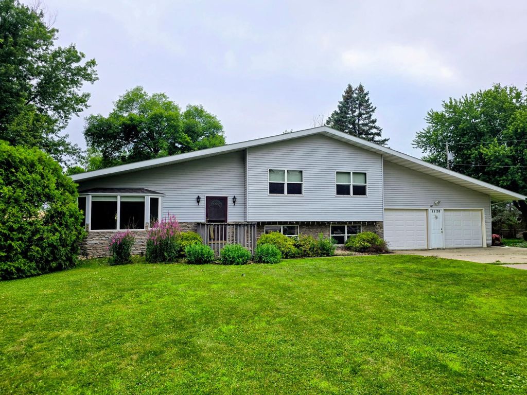 Photo of 1120 8th Avenue SW, Pipestone, MN 56164 (MLS # 7106545)